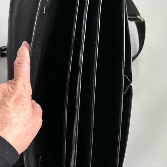 PELLE STUDIO -GENUINE BLACK LEATHER MESSENGER BAG